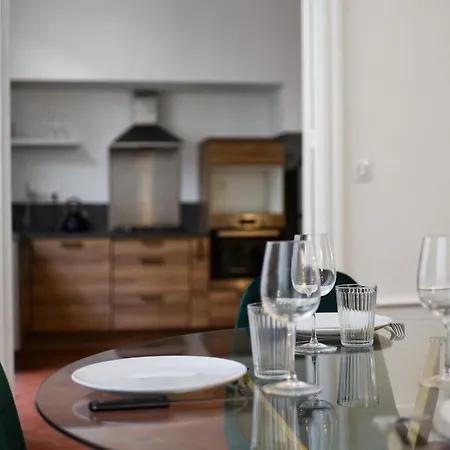 Le Louis Xvi - Majestueux Centre قرقشونه