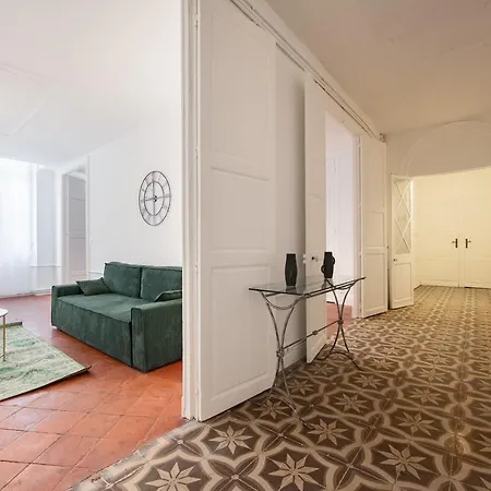 Le Louis Xvi - Majestueux Centre قرقشونه